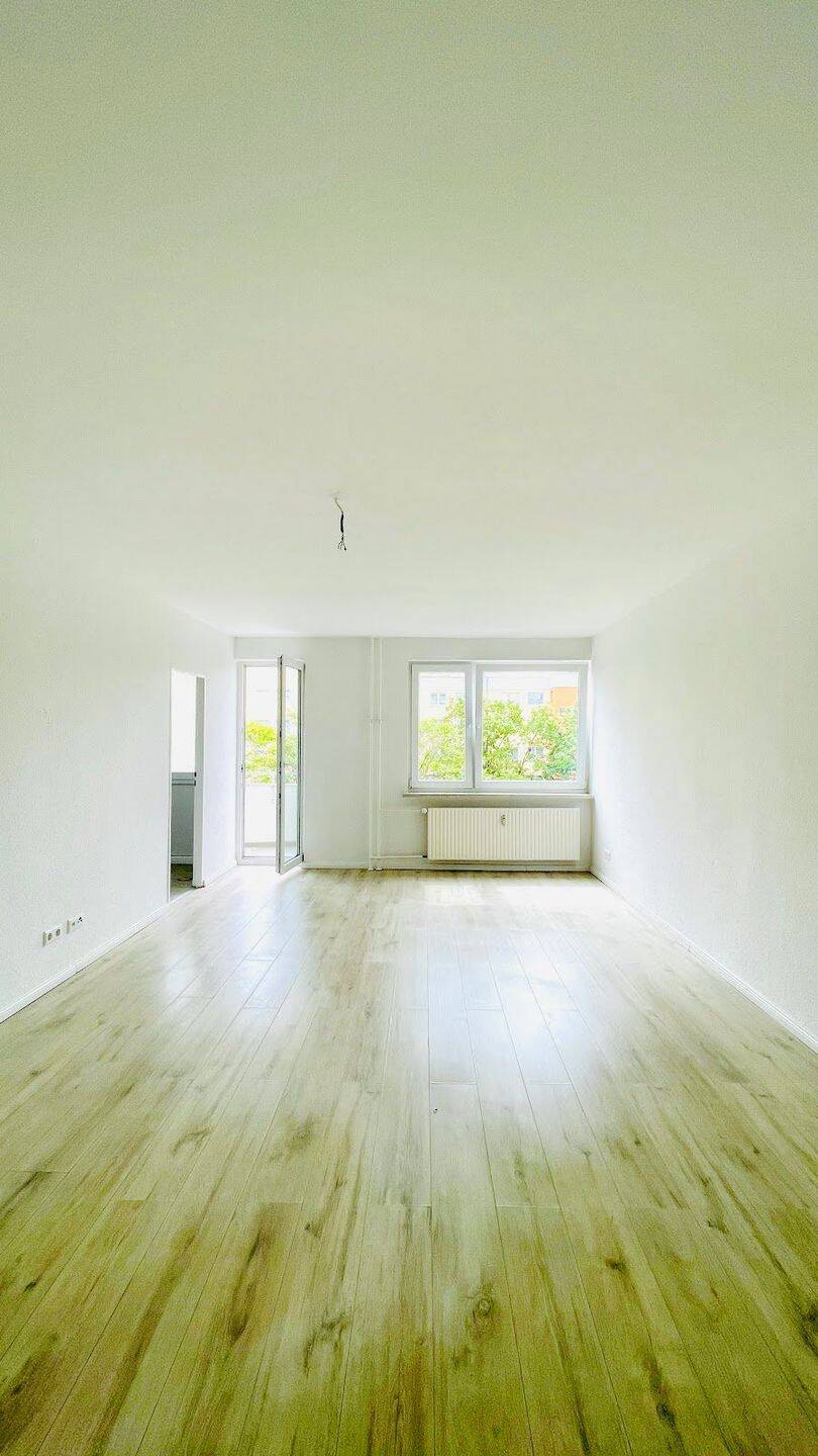 Charmante 1-Zimmer-Wohnung mit grünem Balkonblick und Fahrstuhl, 12207 Berlin (Steglitz-Zehlendorf Lichterfelde)