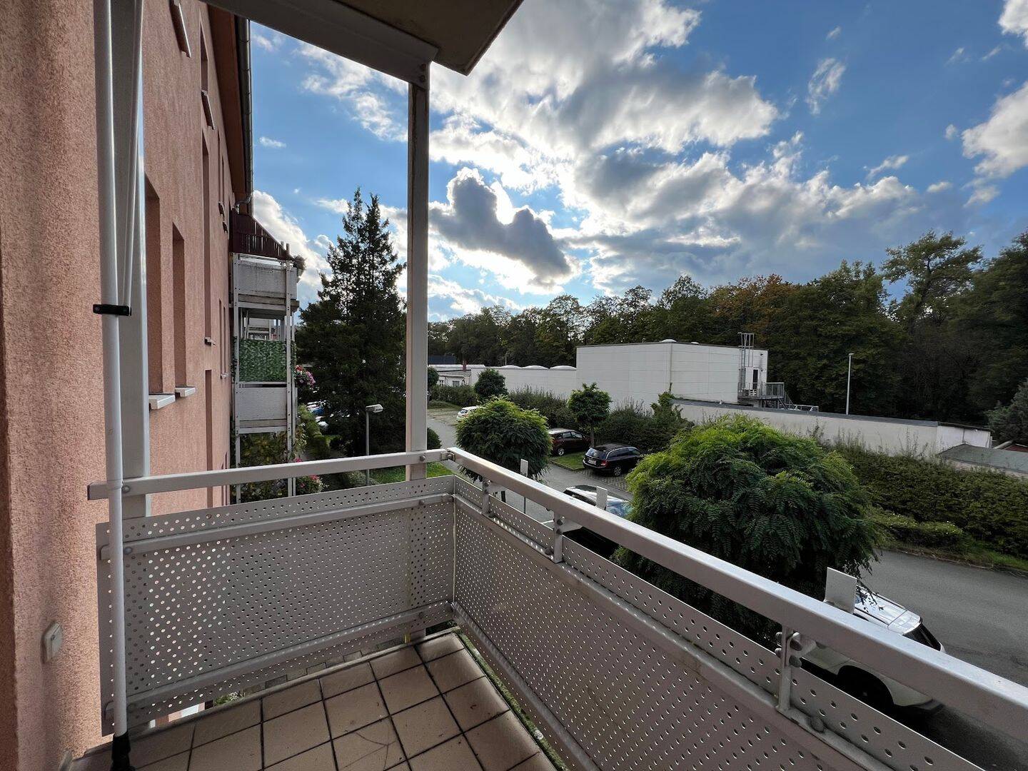 3-Zimmer-Wohnung mit Balkon im 1. Obergeschoss – Parken im Hof, 9126 Chemnitz (Altchemnitz Bernsdorf Gablenz Lutherviertel Sonnenberg)