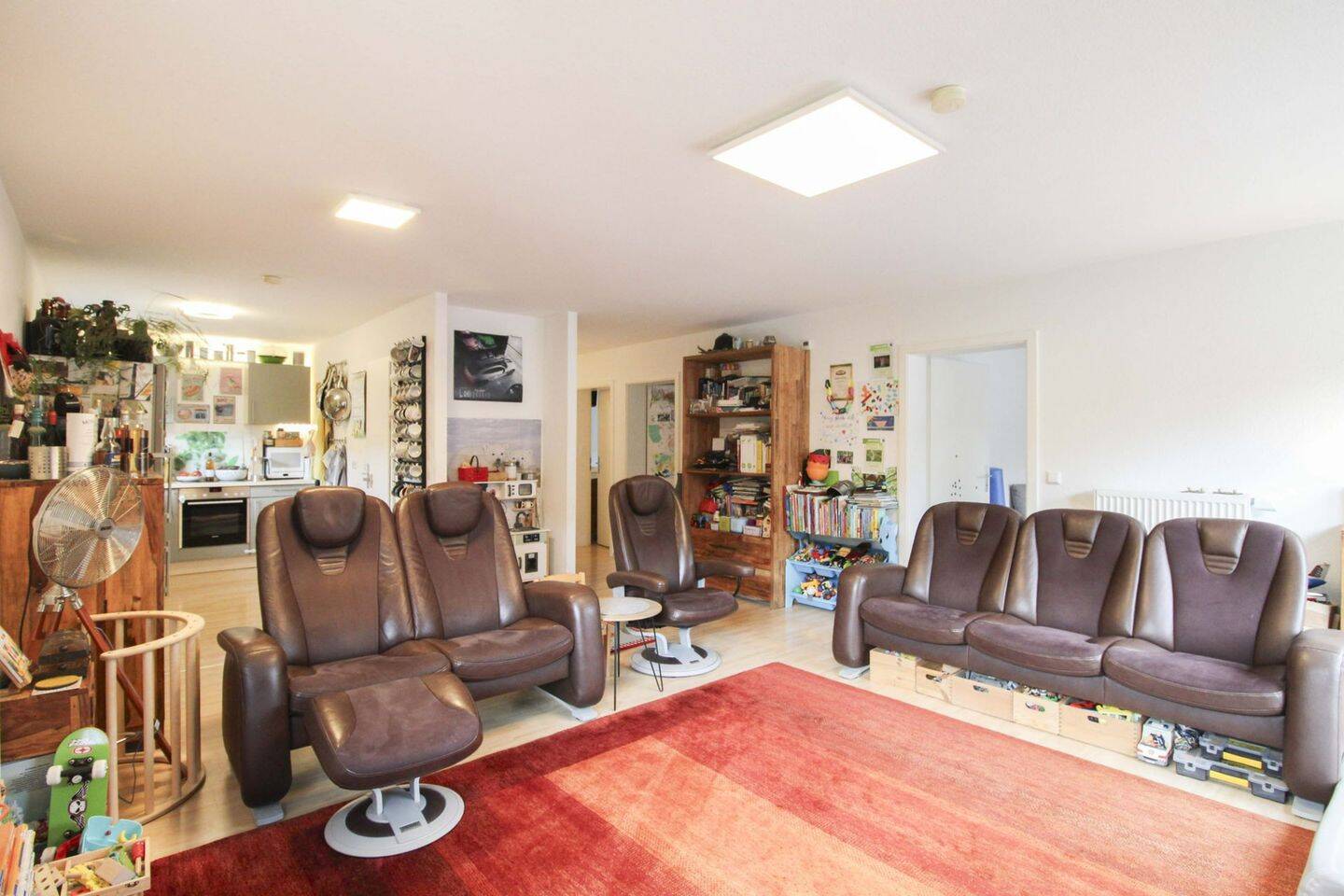 Familienfreundliche 4-Zimmer-Wohnung mit Terrasse & 2 Garagen in Unterreichenbach, 75399 Unterreichenbach