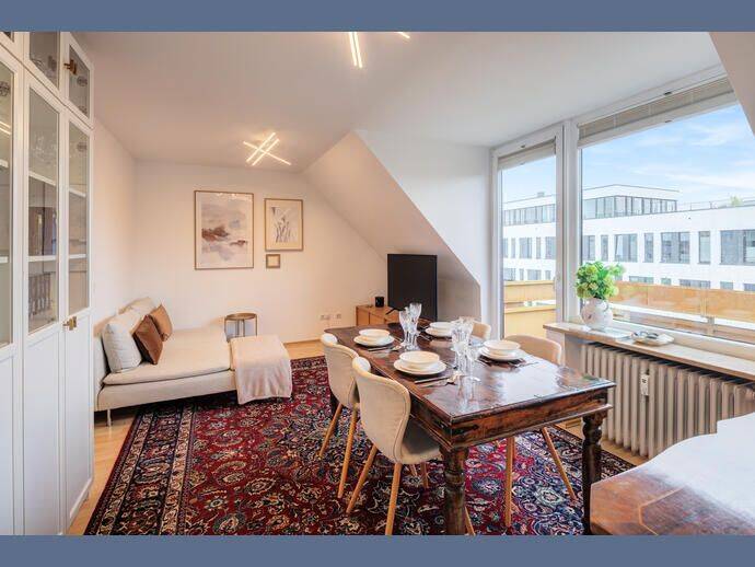 Möbliert: Sendling-Westpark: Gepflegte 2-Zimmer Dachgeschosswohnung, 81369 München (Sendling Sendling-Westpark Thalk. Obersendl.-Forsten-Fürstenr.-Solln)