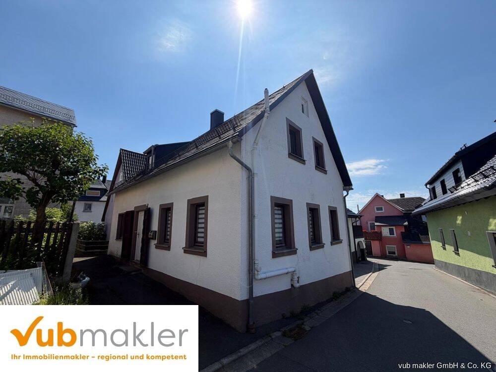 Modernisiertes Einfamilienhaus in Enchenreuth, 95233 Helmbrechts