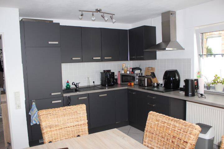 + + taghelle Räume + + ansprechende und gut ausgestattete 3-Raum-Whg. + + Balkon + + nur zwei Mietparteien + +, 50181 Bedburg