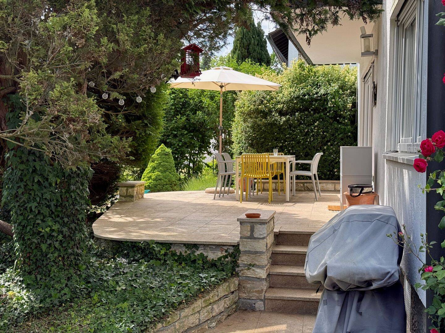 Sehr schönes Einfamilienhaus mit großem Garten, 85055 Ingolstadt