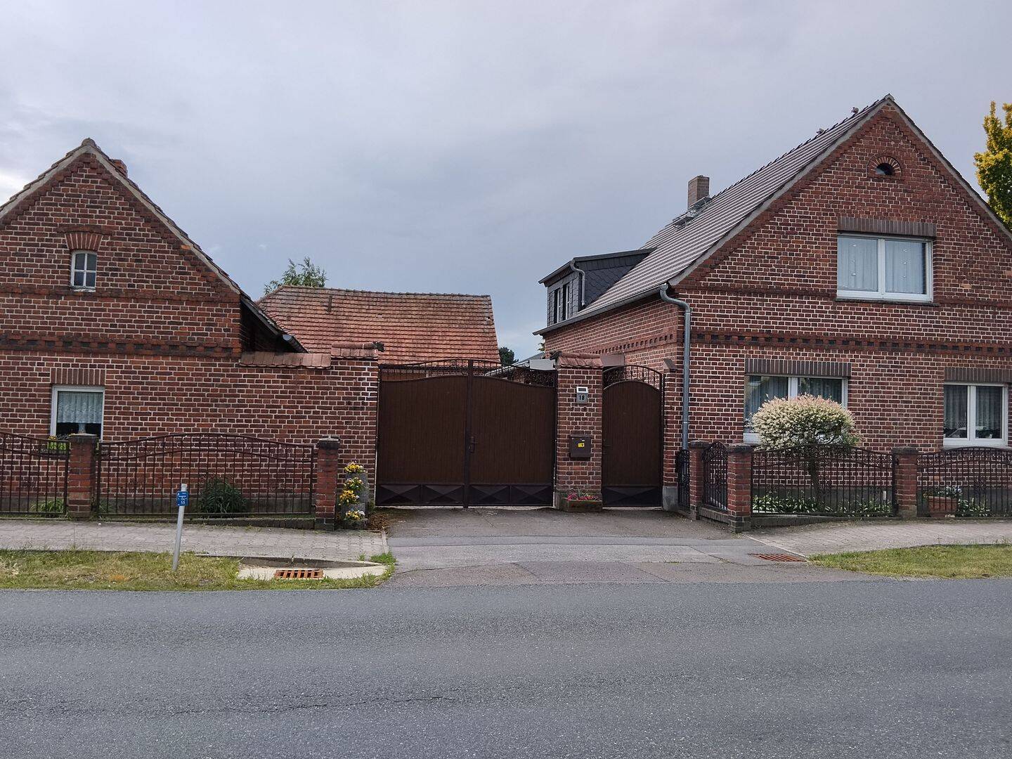 Dreiseitenhof, 2977 Hoyerswerda