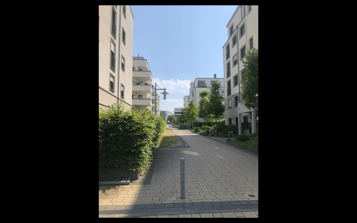 Moderne 2-Zimmer-Wohnung mit Balkon – Möbilierte Zwischenmiete 6-12 Monate, 60435 Frankfurt am Main