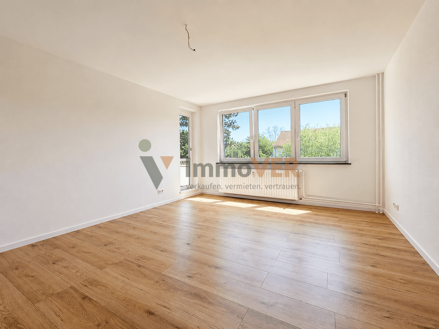 Erstbezug nach Modernisierung: 4-Zimmer-Wohnung mit Loggia in Bremen Huchting, 28259 Bremen (Grolland Kirchhuchting Mittelshuchting Sodenmatt)