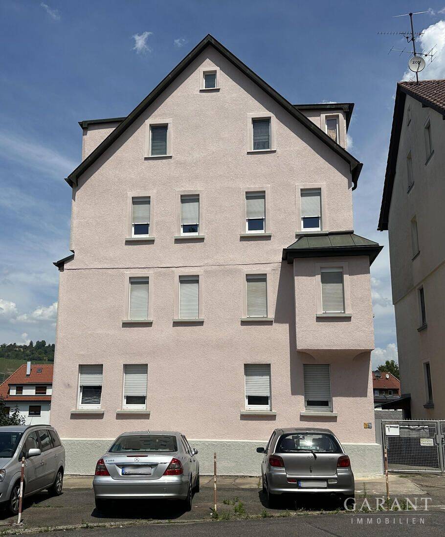 Sehr gepflegtes Mehrfamilienhaus für vier Parteien mit Garagen und Stellplätzen!, 73734 Esslingen am Neckar