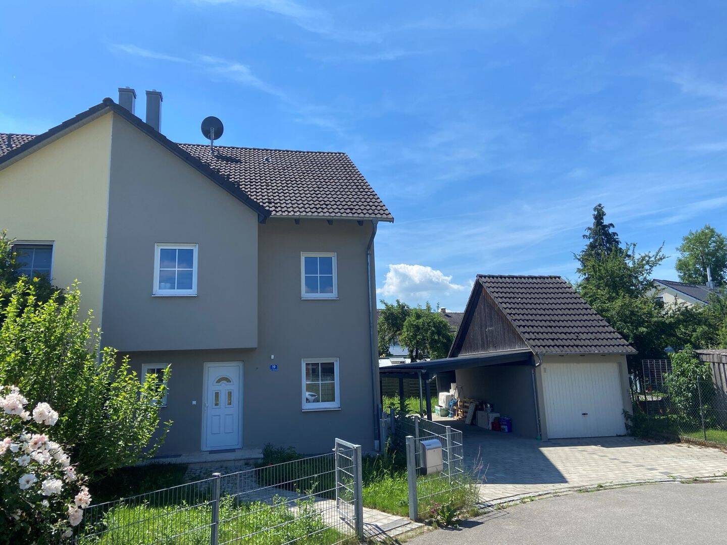Sehr ruhig gelegene DHH mit Garage und Keller in Mindelstetten, 93349 Mindelstetten