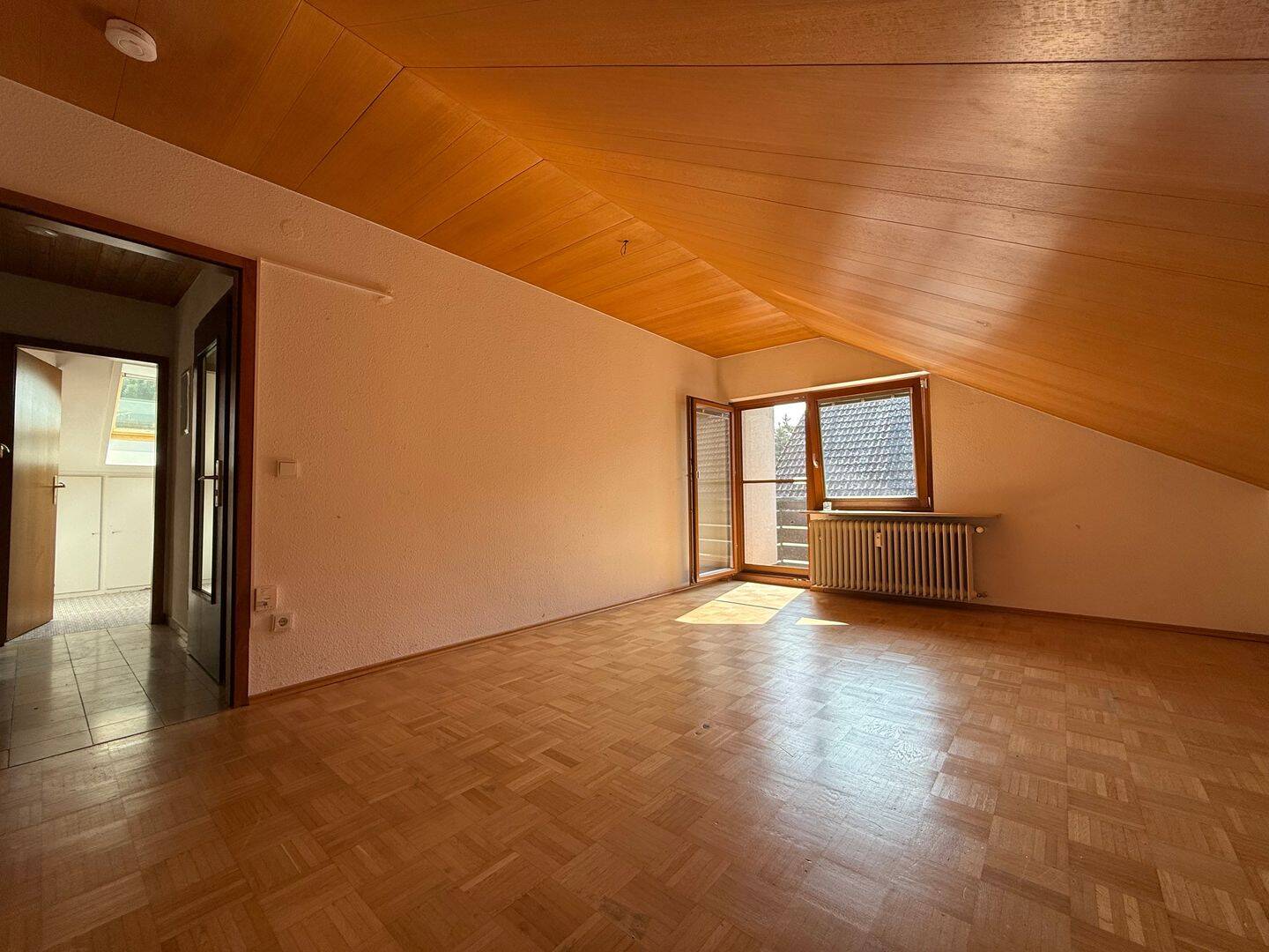 Charmante Dachgeschosswohnung mit Balkon in Edingen-Neckarhausen, 68535 Edingen-Neckarhausen