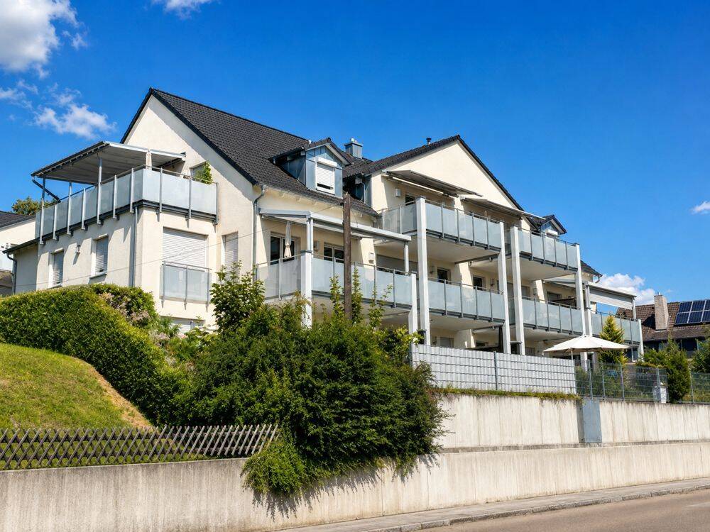 Attraktive Erdgeschosswohnung mit Garten in Lenting incl. TG-Stellplatz – 85101 Lenting – Bild 1 von 8
