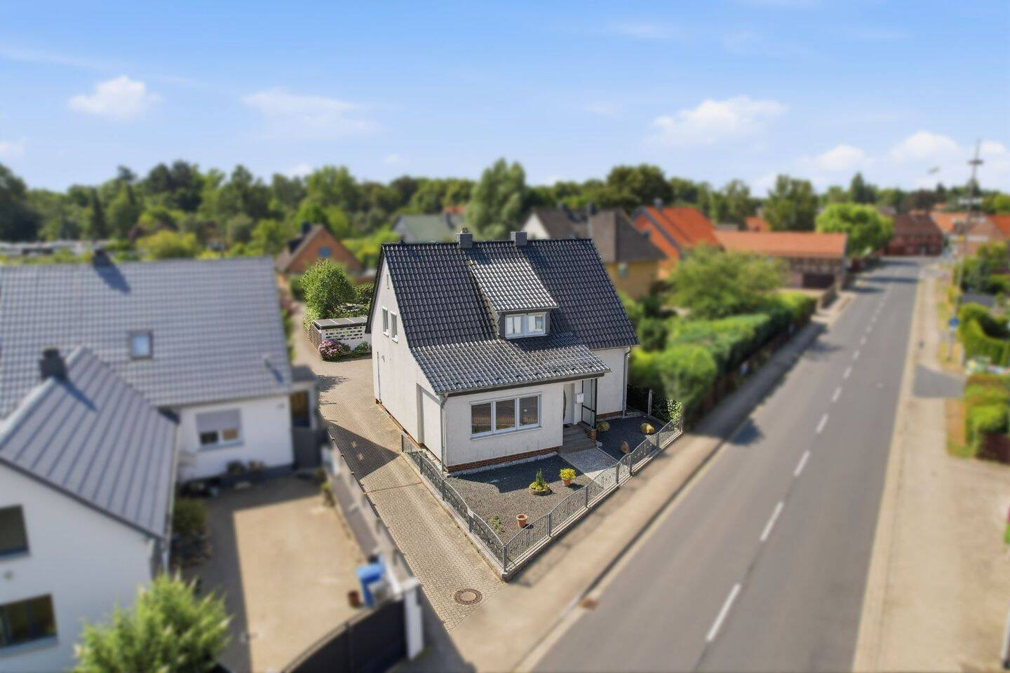 Stilvoll wohnen in Völkenrode – Gepflegtes Einfamilienhaus mit großzügigem Grundstück, 38112 Braunschweig