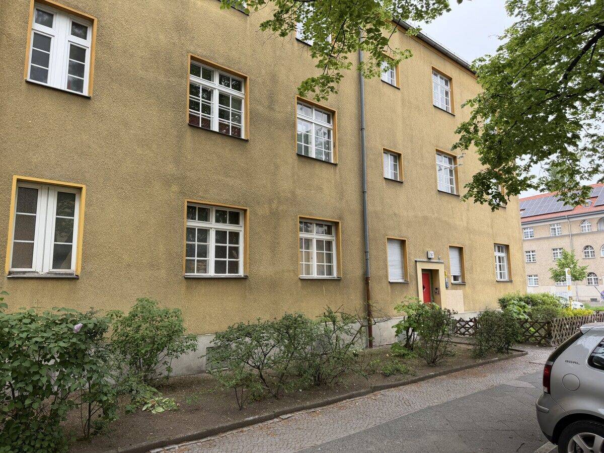 Geräumige Wohnung in zentraler Wohnlage ***Laminat***Wannenbad***, 13583 Berlin (Spandau Falkenhagener Feld Kolonie An der Kappe 130)