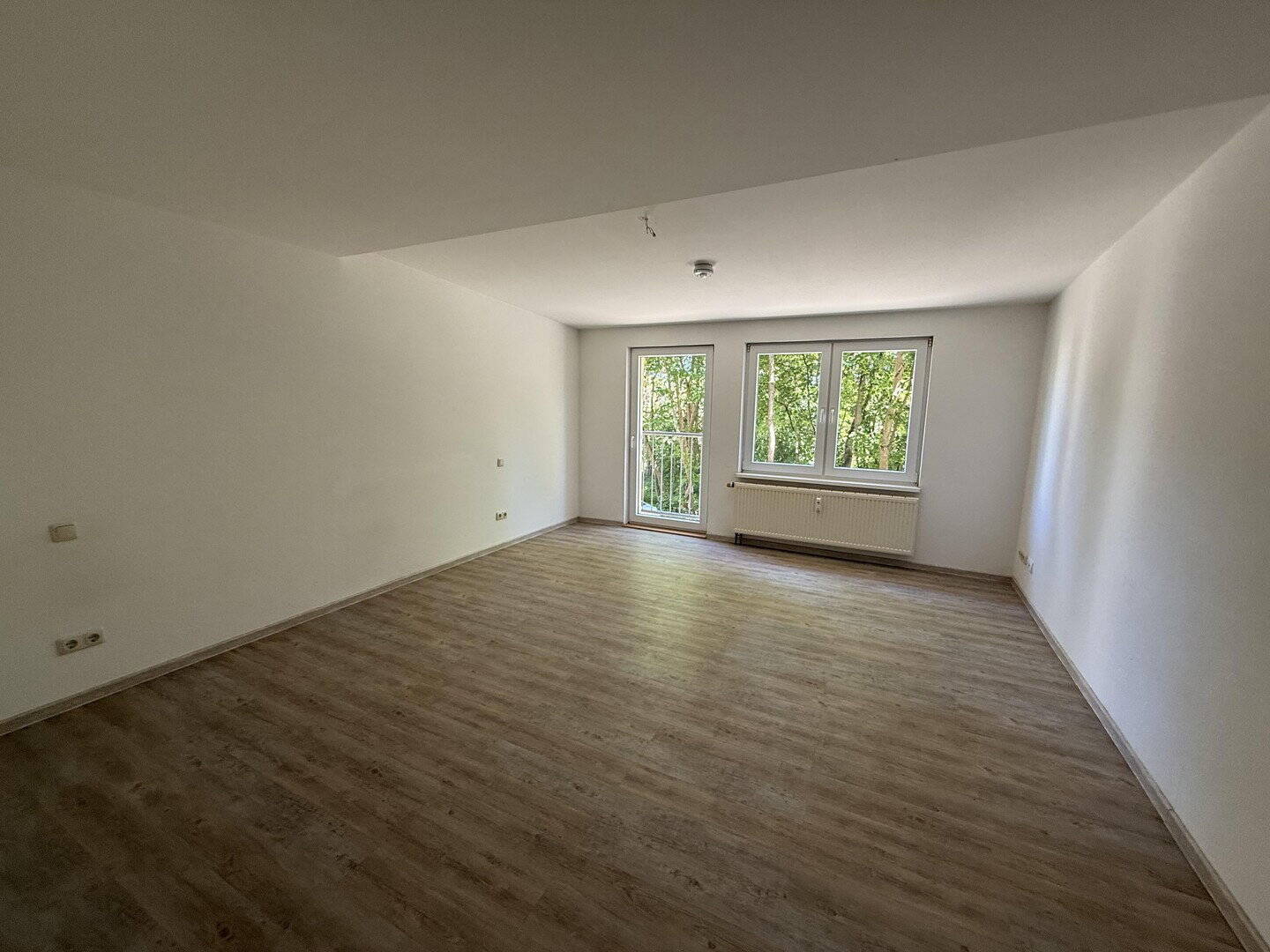 Ruhige, renovierte 2-Raum-Wohnung mit separatem Zugang, 6618 Naumburg (Saale)