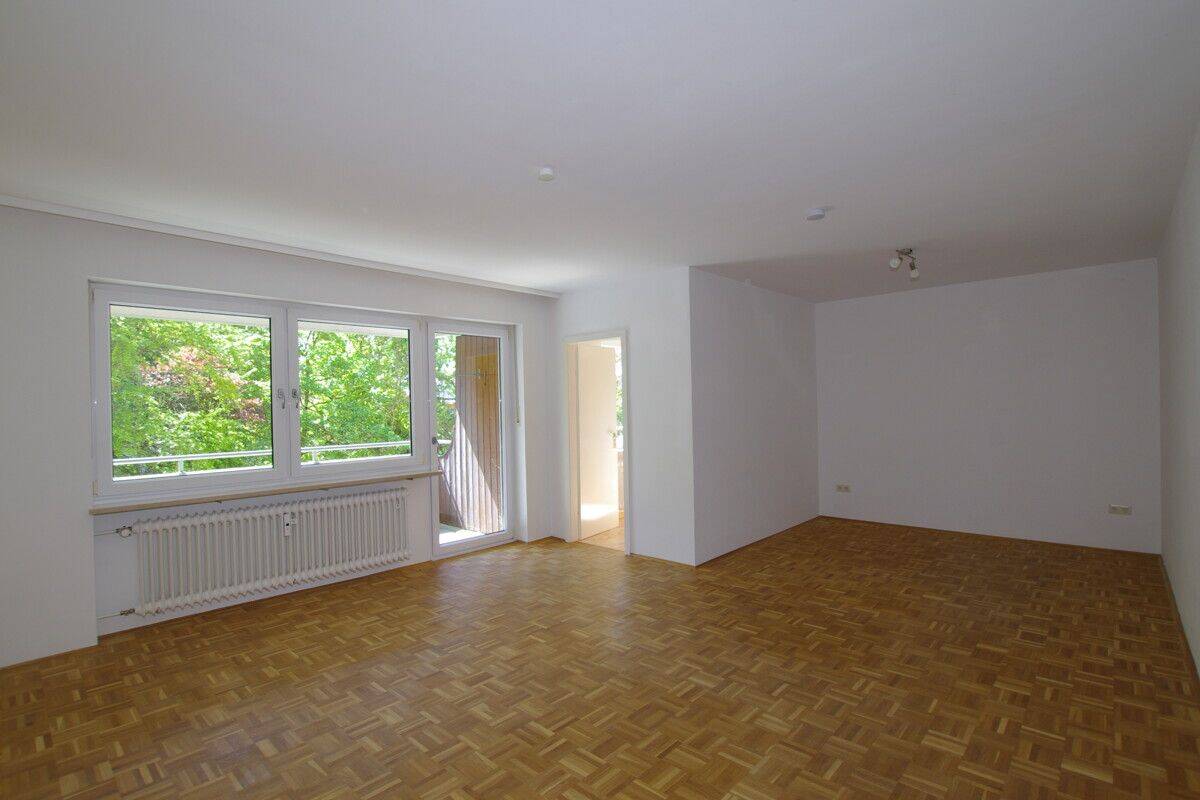 |Wohnen im Grünen| Praktisches 1-Zimmer-Apartment mit Balkon – perfekt für Singles oder Studenten, 93049 Regensburg (Großprüfening-Dechbetten-Königswiesen Innenstadt Westenviertel)