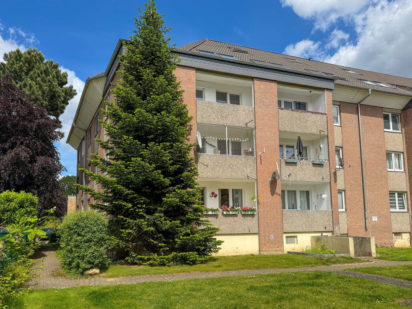 Wohnen in Neuss-Norf: Gepflegte 3-Zimmer-Wohnung mit Balkon, 41469 Neuss