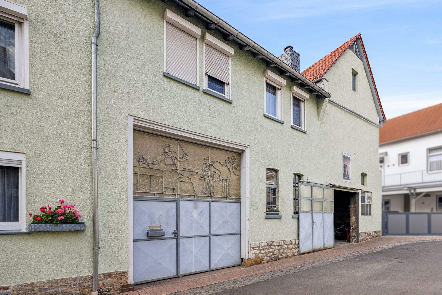 Historisches Ensemble: Wohnhaus mit Schmiede und großzügigem Innenhof in Nieder-Weisel, 35510 Butzbach
