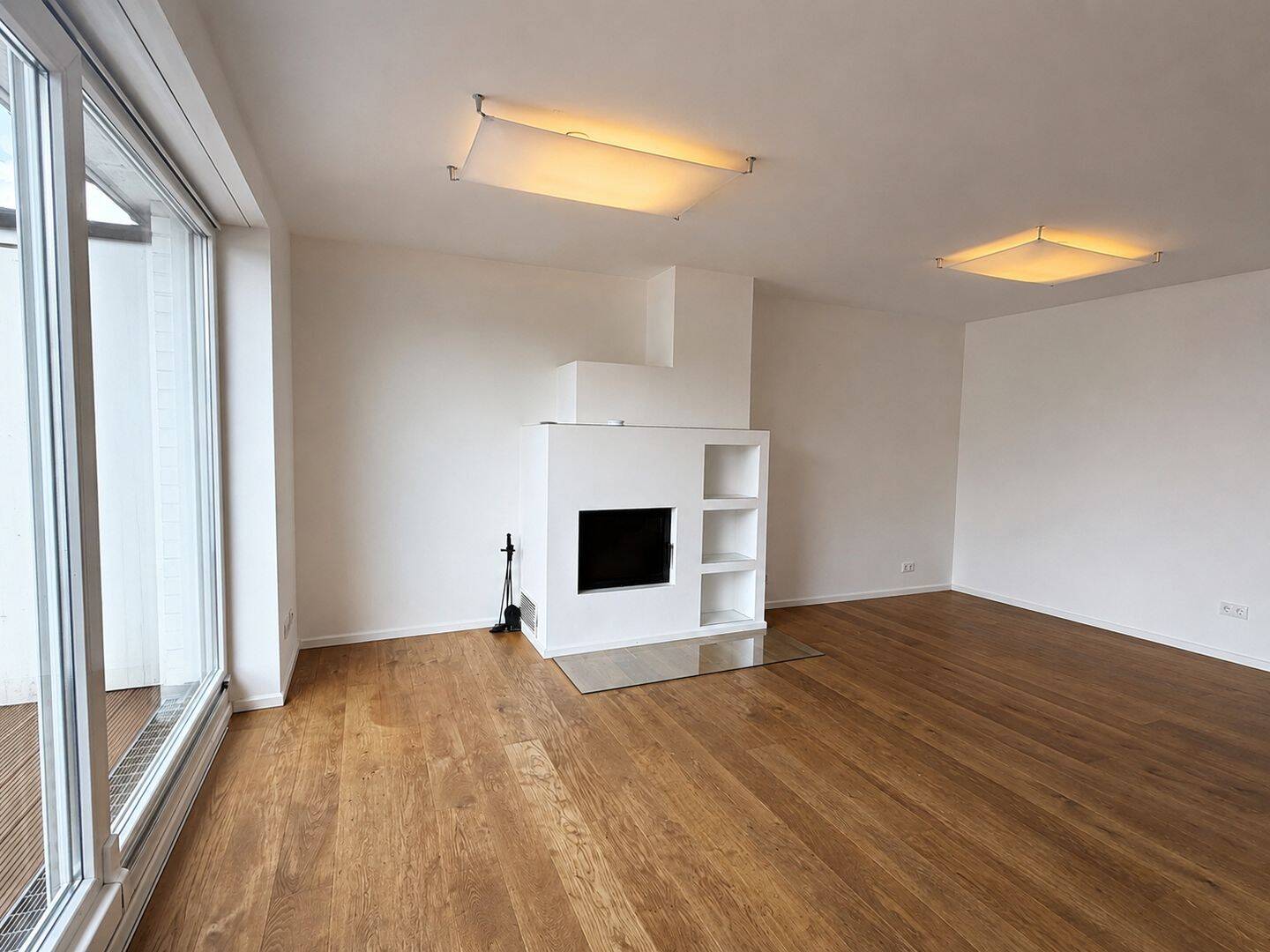 Stilvolle Maisonettewohnung mit 3,5 Zimmern, Dachterrasse, Kamin und Nähe zum  Rhein, 40547 Düsseldorf (Lörick Niederkassel Oberkassel)