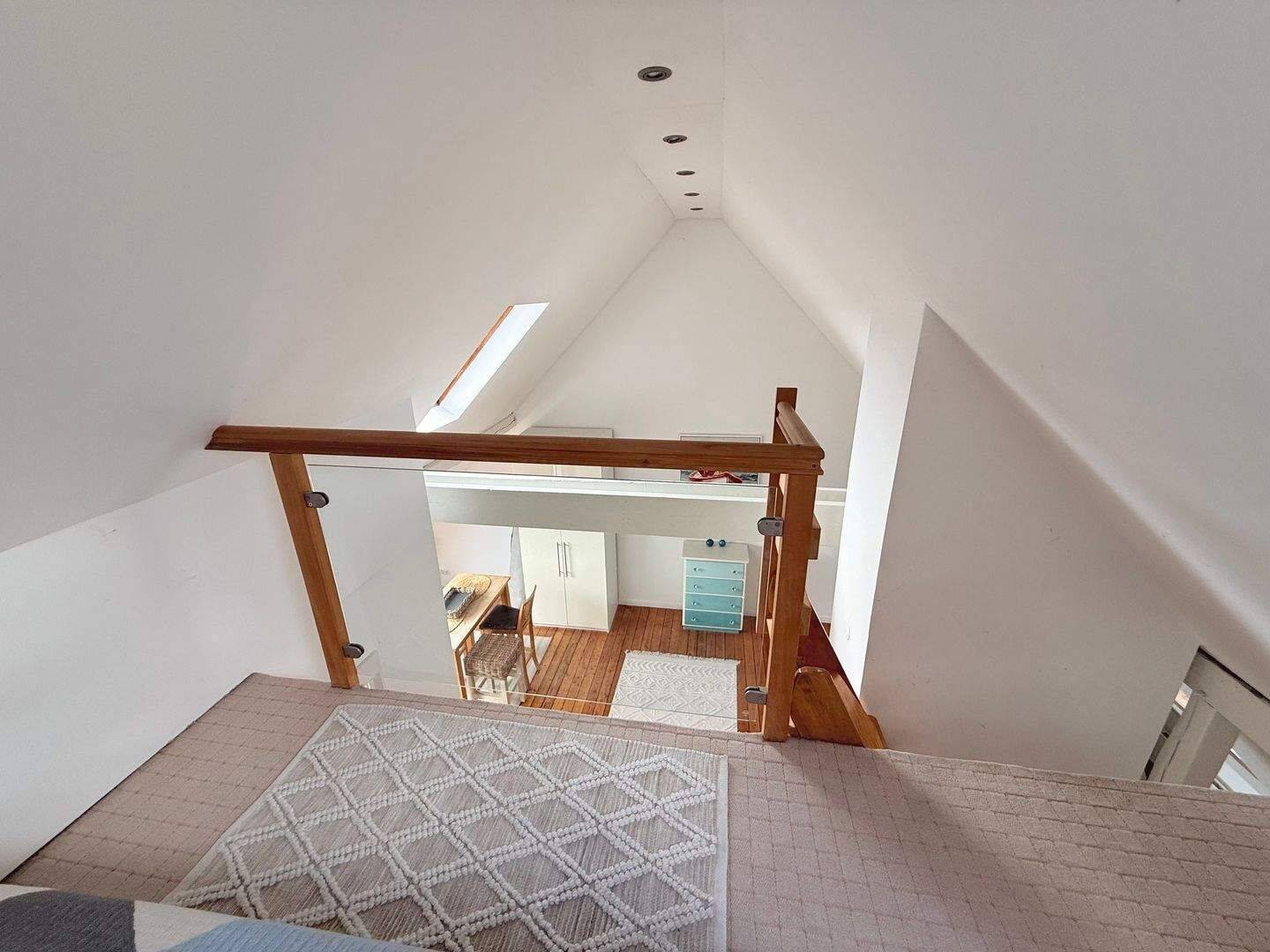 Ideal für 3 Kollegen  –  Komplett MÖBLIERT – 3 sep Schlafzimmer !, 28197 Bremen