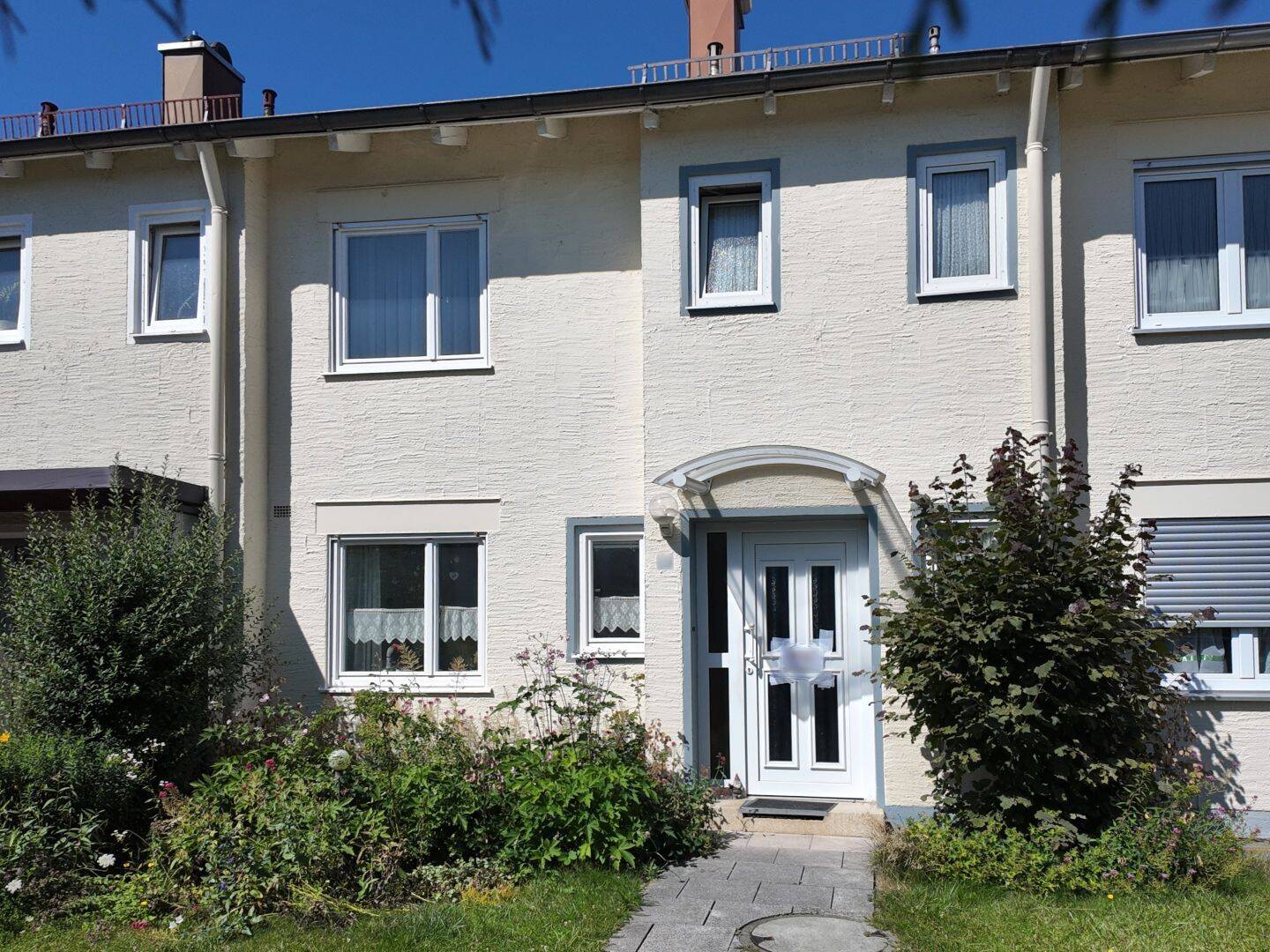 Gemütliches Zuhause für die Familie: Reihenmittelhaus mit Garten und Garage in Kaufbeuren-Haken, 87600 Kaufbeuren