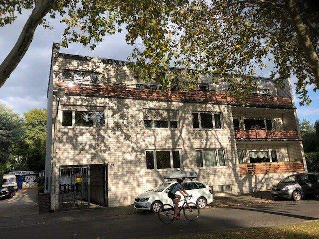 Rheinufer nahe 3 Zimmer Wohnung mit Balkon – bevorzugen ausschließlich nur ältere alleinstehende Damen –, 53227 Bonn