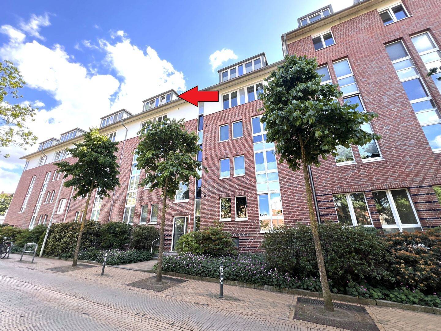 Vermietete Maisonette-Wohnung mit Dachterrasse in zentraler Kieler Lage, 24114 Kiel (Südfriedhof)