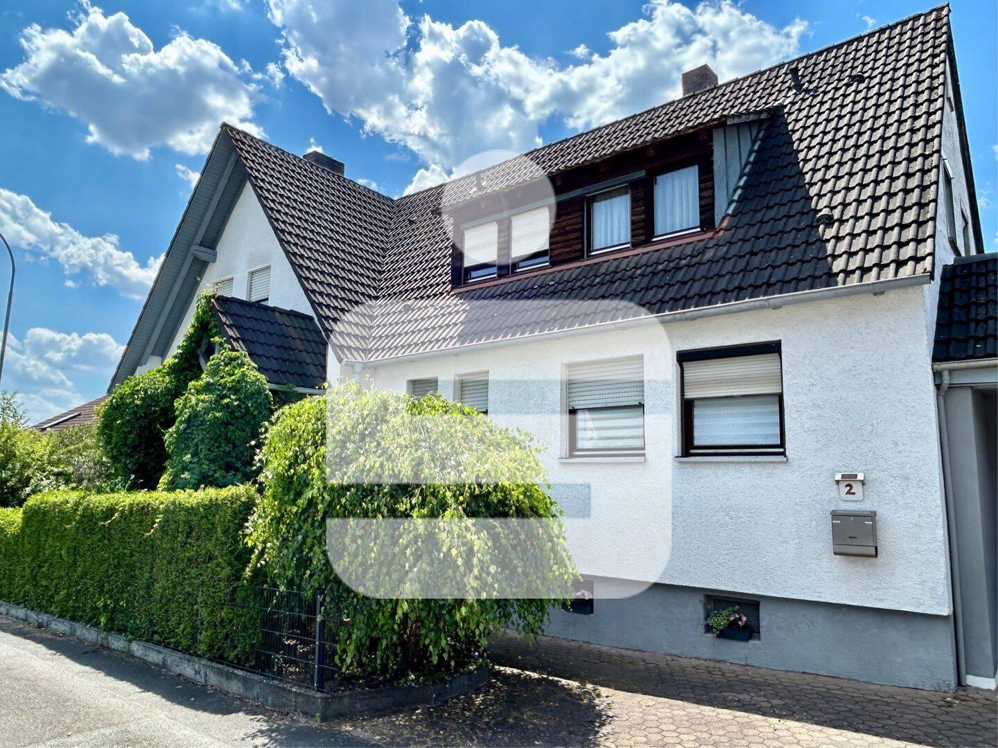 Zwei Wohnhäuser mit Doppelgarage in Hemhofen…Hausensemble mit Charme und Potenzial, 91334 Hemhofen