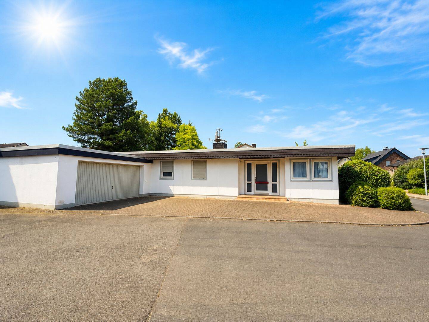 MANNELLA *gepflegter Bungalow in schöner Lage von Weldergoven* mit traumhaftem Garten, 53773 Hennef (Sieg)