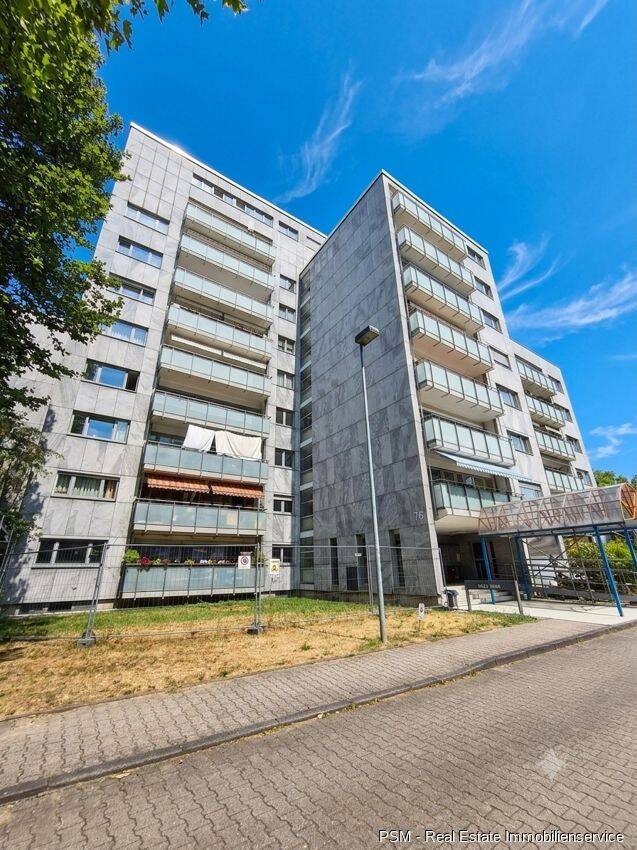 Hochwertig sanierte 3-Zimmer-Familienwohnung mit Balkon in zentraler Lage, 60435 Frankfurt am Main