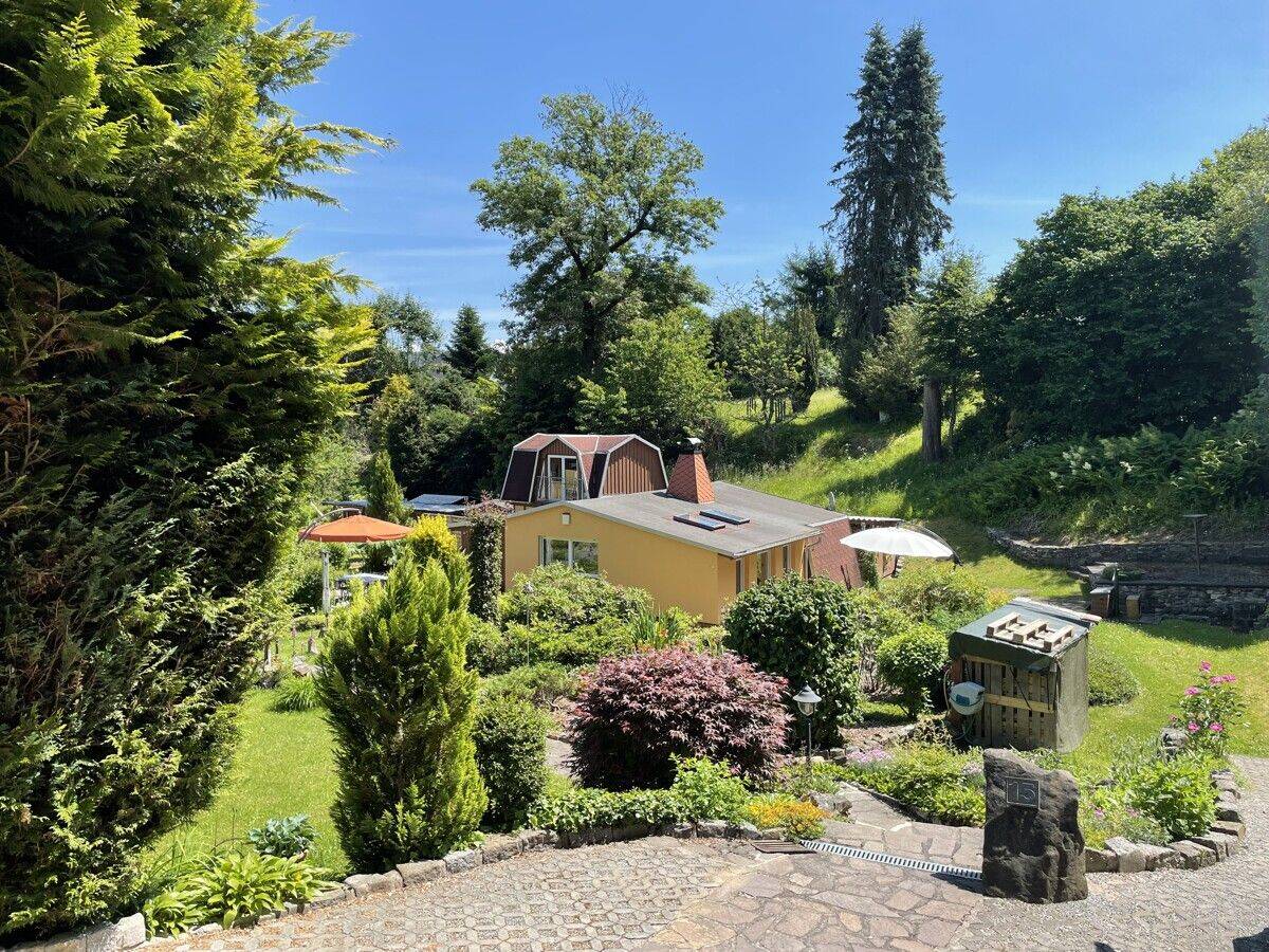 Ferienhaus mit Gartenhaus und Doppelcarport in idyllischer Lage von Oybin, 2797 Oybin