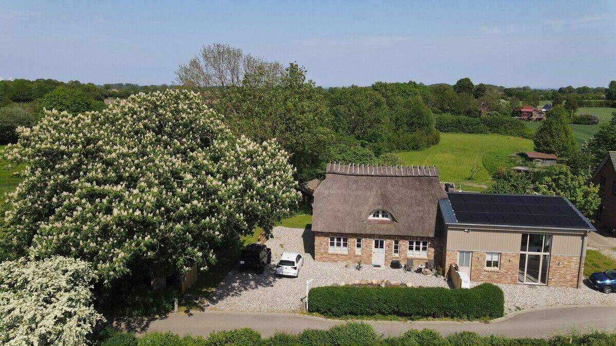 Ostseenah und ruhig – kernsaniert und energieeffizient! Großzügiges Landhaus nahe Kappeln!, 24395 Gelting