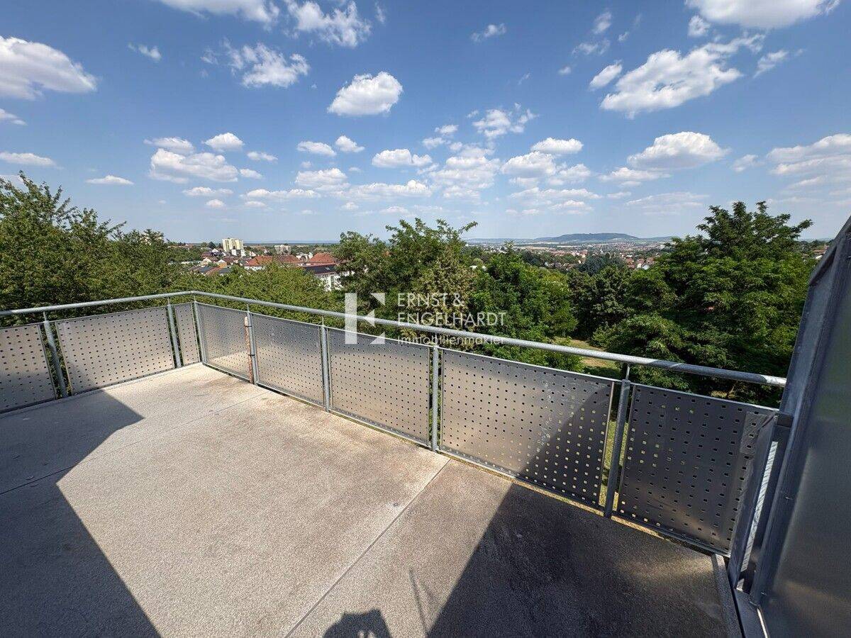 Attraktive 3,5-Zimmer-Wohnung mit großzügigem Balkon & Blick über Kitzingen (MH26 L7), 97318 Kitzingen