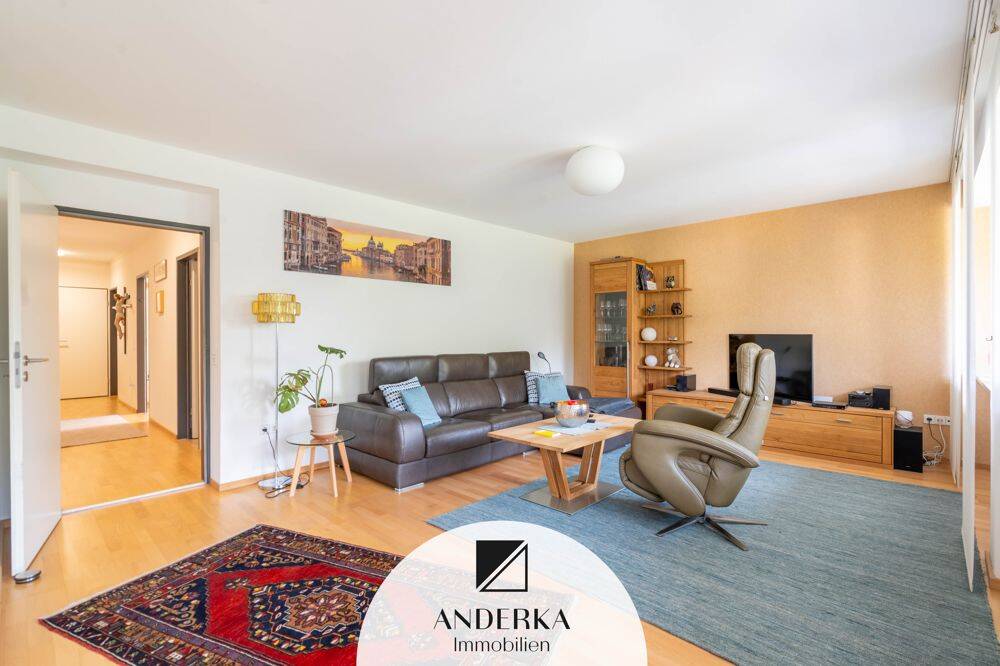 Großzügige 4-Zimmer-Wohnung mit zwei Balkonen und Garage in zentraler Lage!, 89312 Günzburg