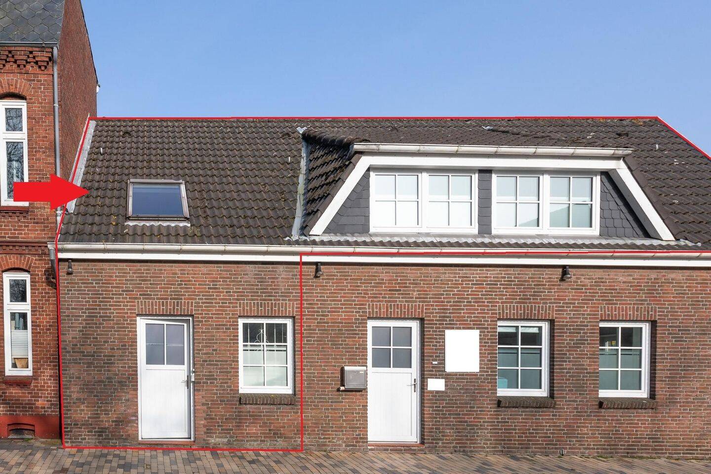 Möblierte 2-Zimmer-Wohnung mit Dachterrasse im Herzen von Husum, 25813 Husum