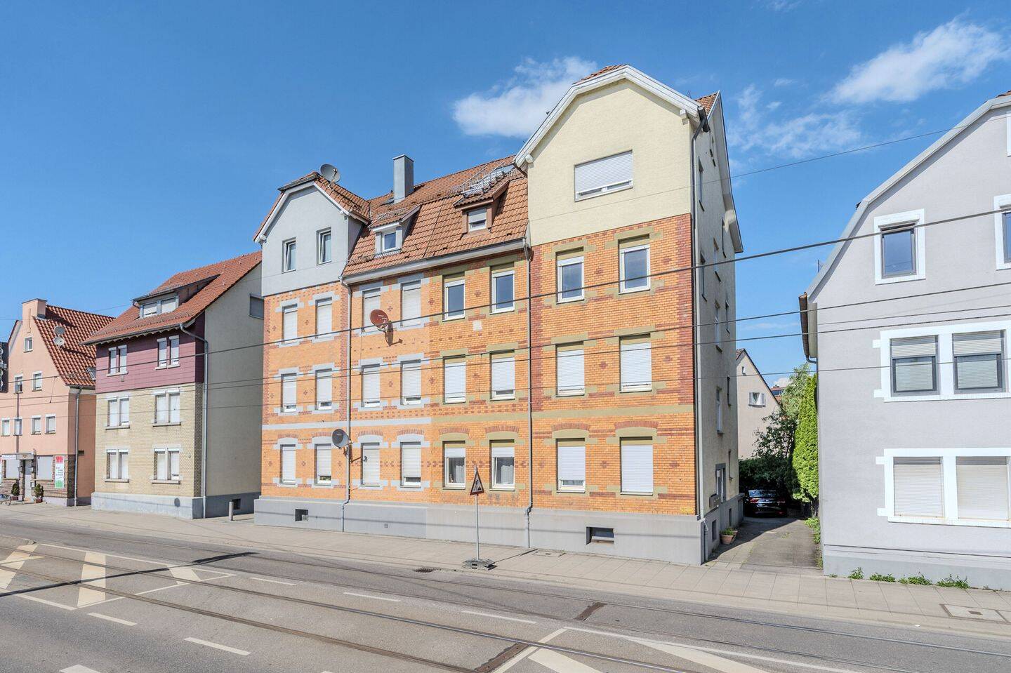 Altbaucharme trifft Werthaltigkeit – 3-Zimmer-Wohnung in zentraler Lage, 70435 Stuttgart (Stammheim Zuffenhausen)