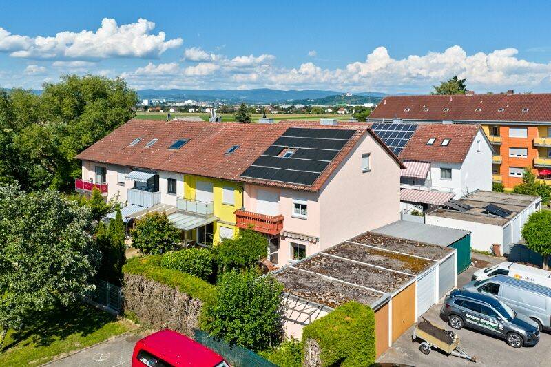 Gut geschnittenes Reiheneckhaus mit Garage, 94315 Straubing