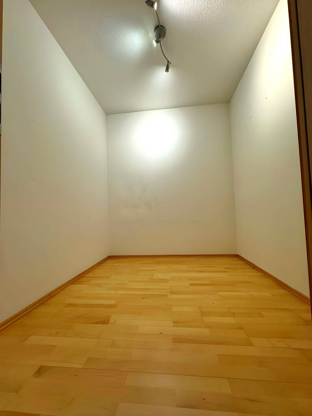 image-72906630