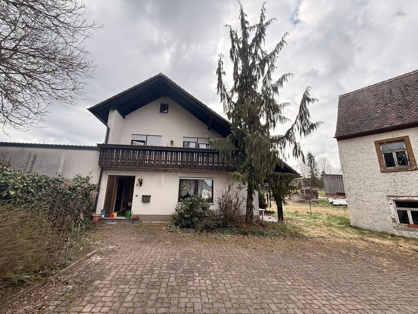 Sanierungsbedürftiges Wohnhaus mit großzügigem Grundstück und Nebengebäuden zu verkaufen, 95186 Höchstädt i. Fichtelgebirge
