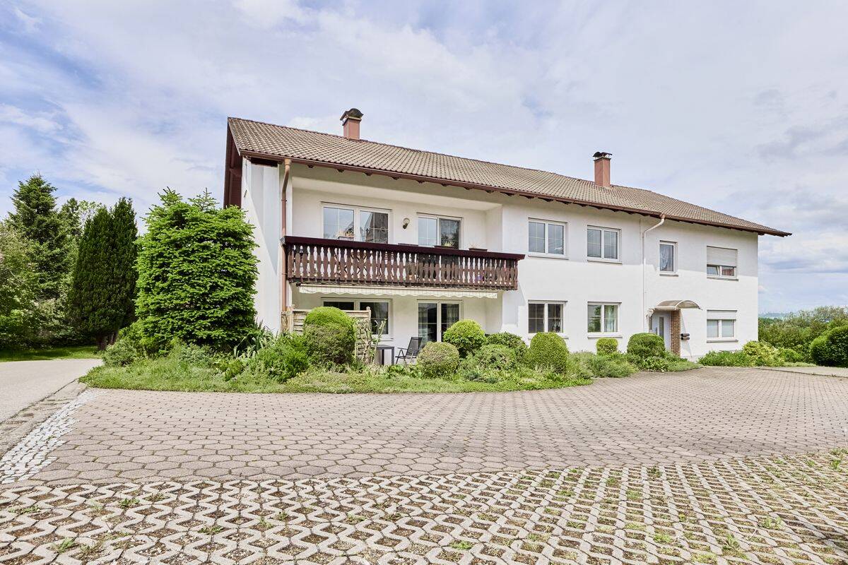 Attraktives Anlageobjekt: vermietetes Mehrfamilienhaus mit Entwicklungschance in Mittelneufnach, 86868 Mittelneufnach