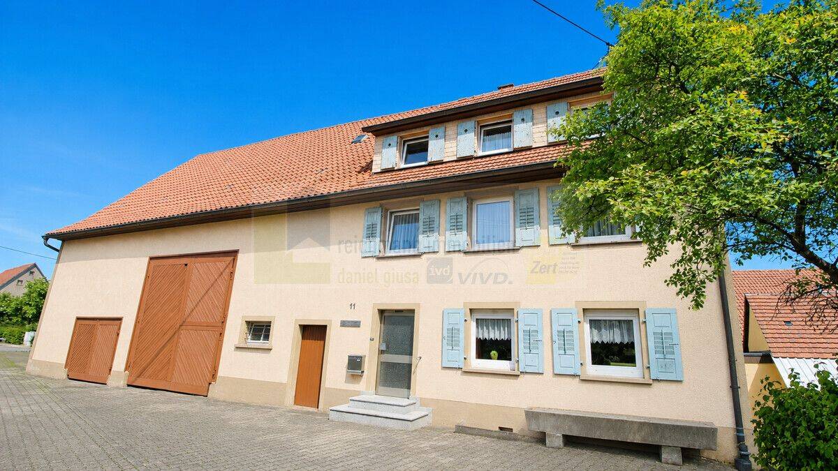 Viel Raum unter einem Dach: Wohnhaus mit Ökonomieteil, flexiblen Nutzungsmöglichkeiten und Potenzial für neue Wohn- und Lebensideen!, 78166 Donaueschingen