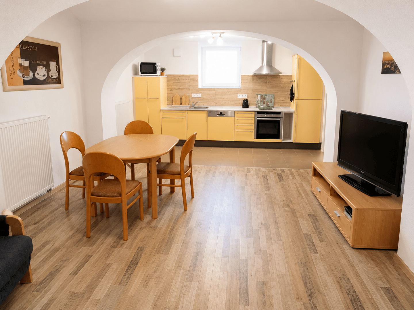 Modernisiertes Dreifamilienhaus mit PV und vielseitigem Mietpotenzial in Pfarrkirchen, 84347 Pfarrkirchen