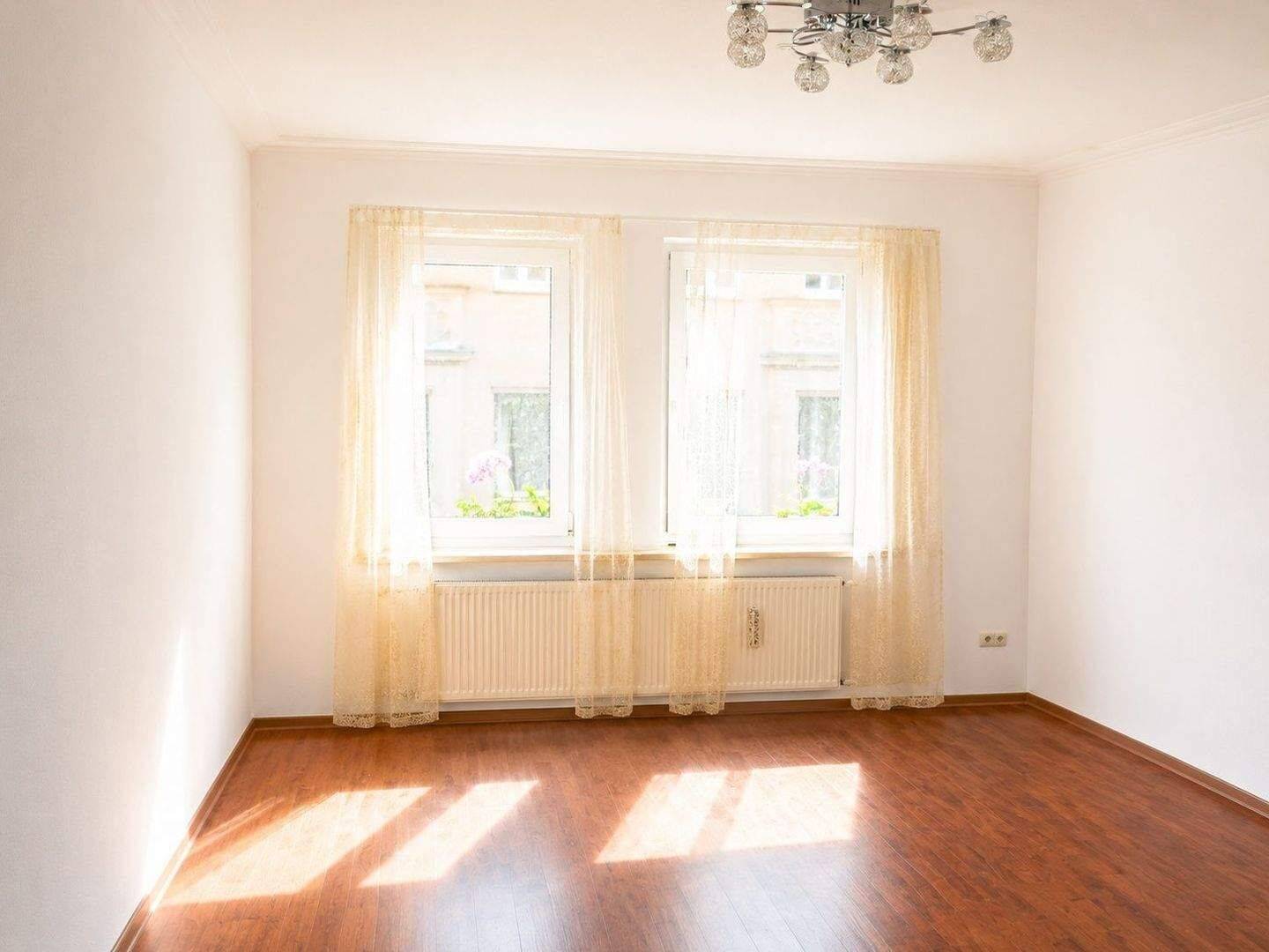 Gepflegte vermietete 3-Zimmer-Wohnung mit Küchenbalkon in ruhiger Nordstadtlage Nähe U-Bahn, 90408 Nürnberg (Großreuth h. d. Veste Gärten h. d. Veste Maxfeld Nordbahnhof Sankt Johannis)