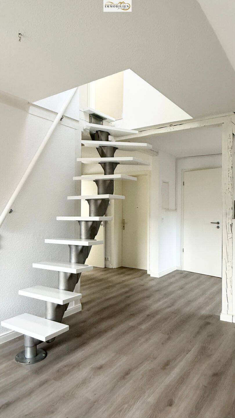 Hell, modern, gemütlich: Dein neues Zuhause im Dachgeschoss, 18069 Rostock (Evershagen Gartenstadt/Stadtweide Kröpeliner Tor-Vorstadt Reutershagen Schmarl)