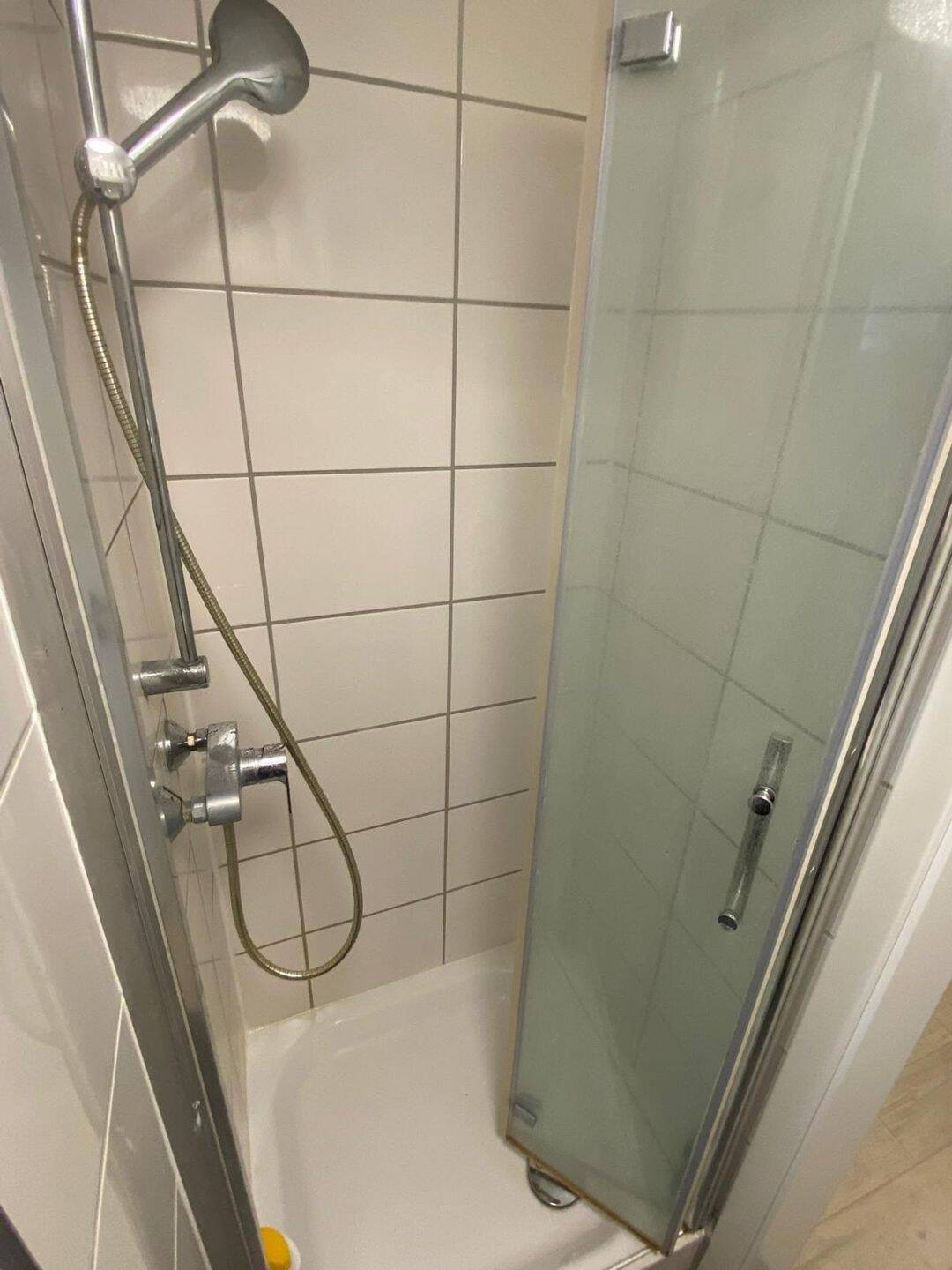Vollmöbliertes Shared Apartment in Stuttgart Hedelfingen, 70329 Stuttgart (Hedelfingen Obertürkheim Rohracker Uhlbach)