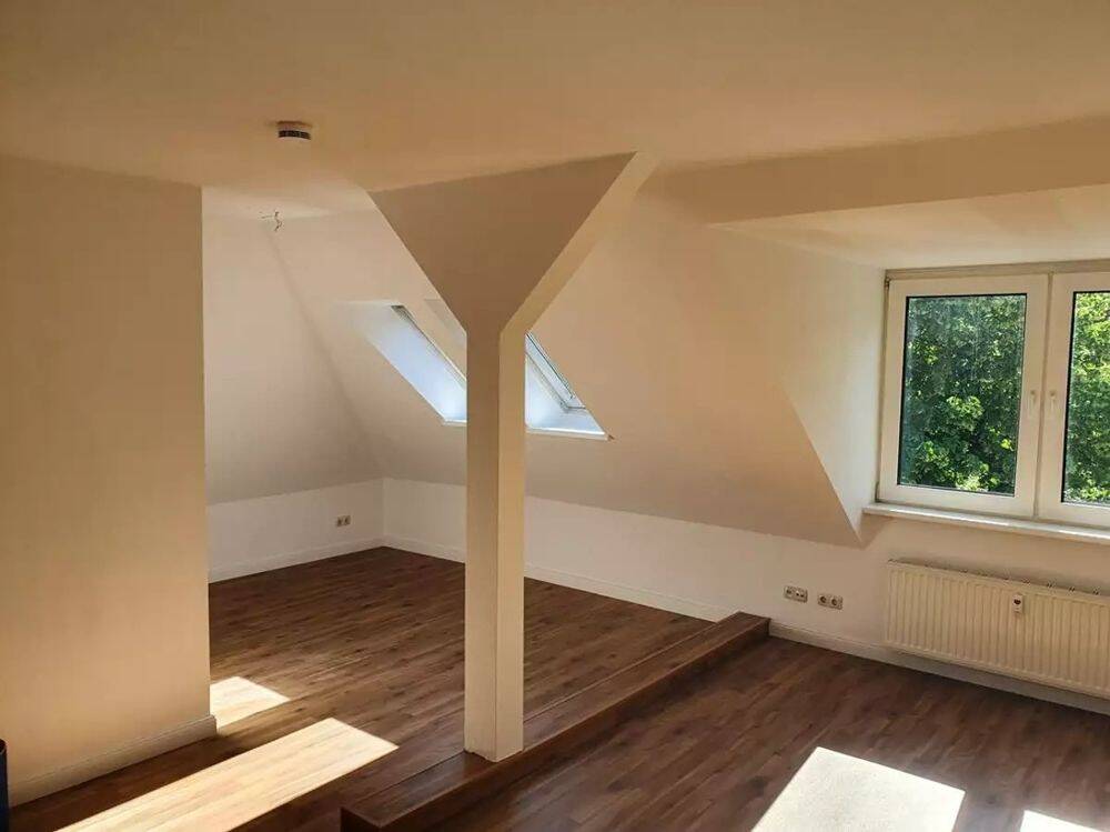 2 Zimmer Dachgeschosswohnung in Fuhlsbüttel, 22335 Hamburg (Hamburg-Nord Alsterdorf Fuhlsbüttel Groß Borstel Ohlsdorf)