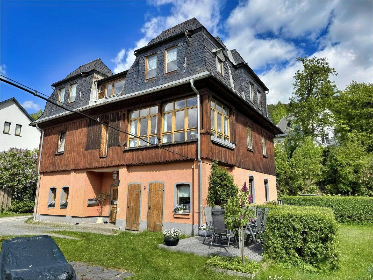 Attraktives Zweifamilienhaus mit vielseitigem Nutzungspotential, 8248 Klingenthal