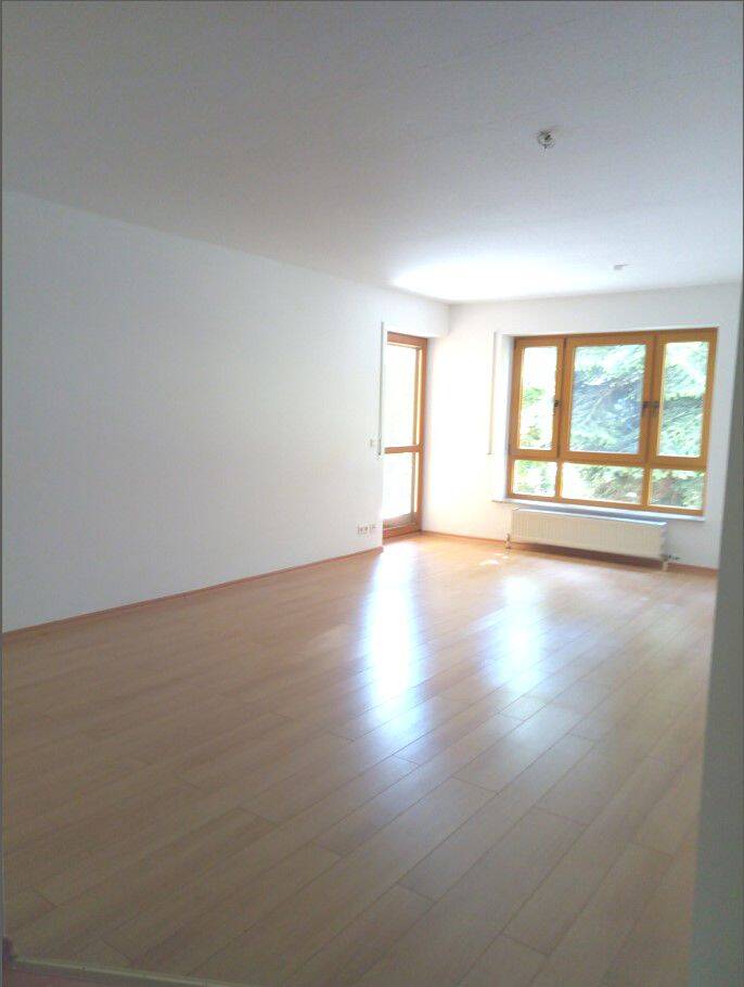 großzügige 3 Zimmer Wohnung mit Terrasse und Garage in Chemnitz OT, 9224 Chemnitz (Grüna Mittelbach)