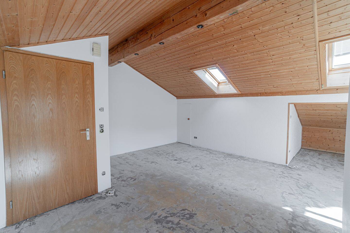 1 Zimmerwohnung mit Balkon / Kauf gegen Gebot, 83209 Prien a. Chiemsee (Prien)