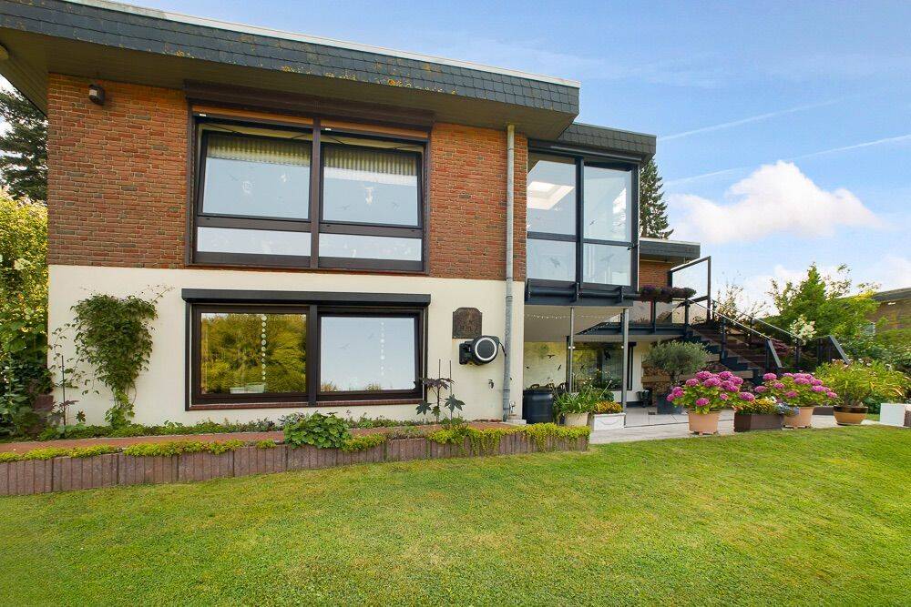 Wunderschönes Einfamilienhaus mit weitem Grünblick, Goldfischteich und Einliegerwohnung, 24376 Kappeln