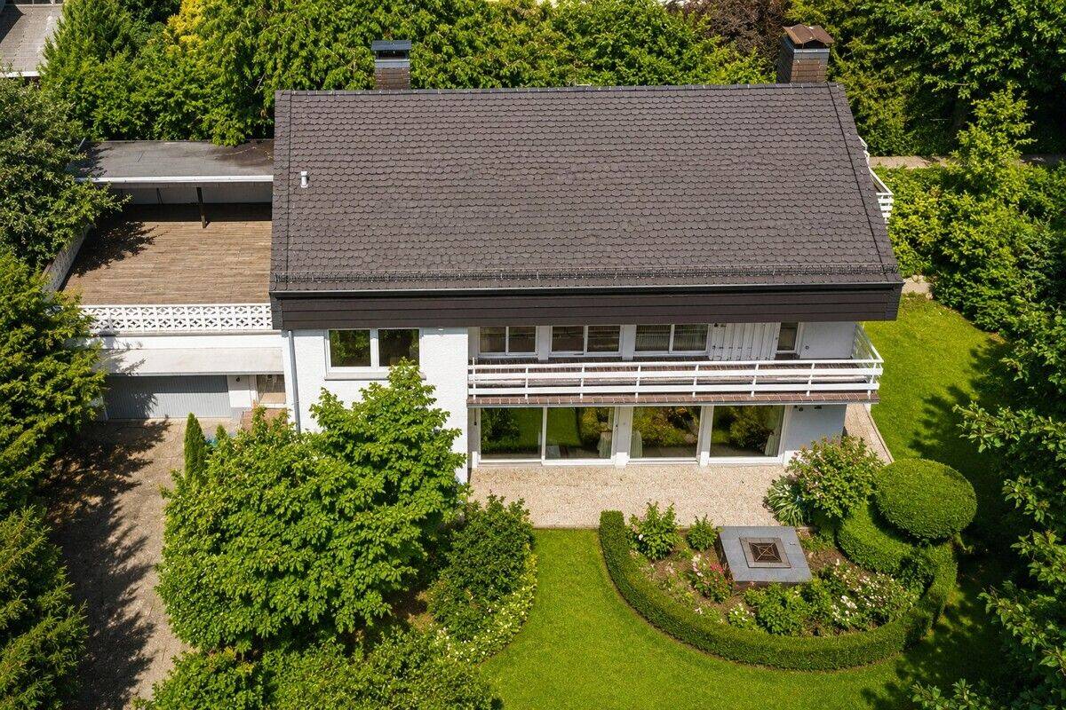 Großes Familienhaus am Sonnenhang mit Doppelgarage, 65817 Eppstein