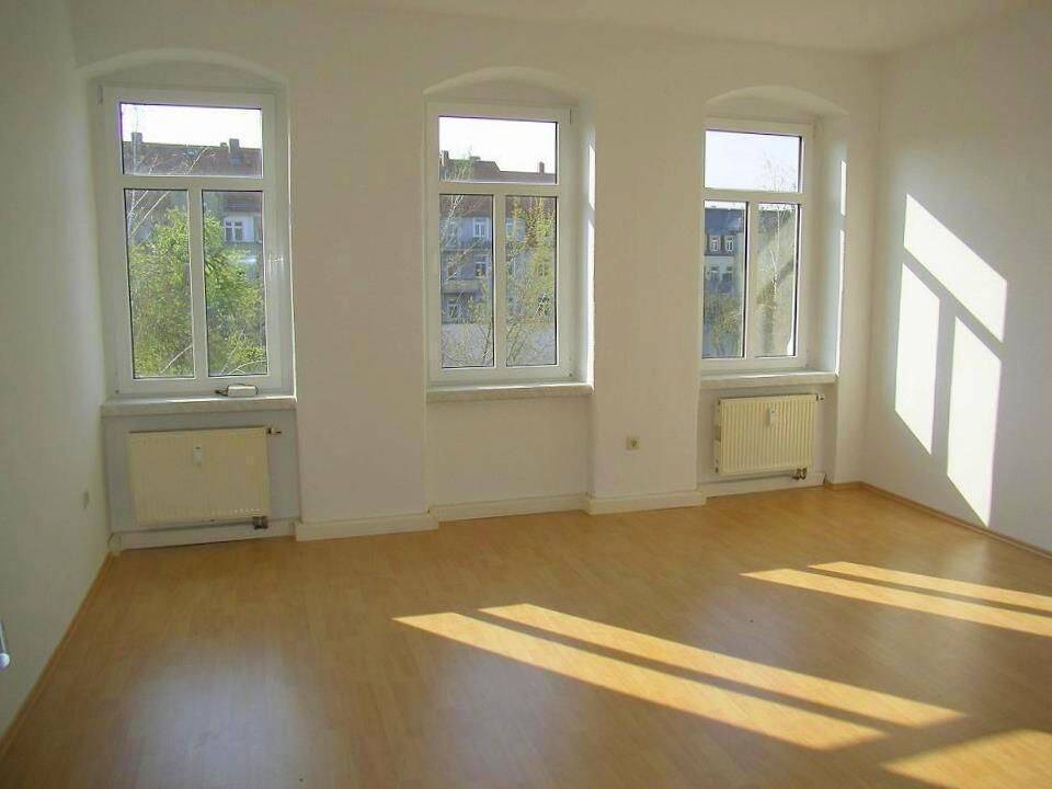 Ab September 2026: Gemütliche 3-Zimmer-Wohnung mit Essküche, Laminatboden & Badewanne, 1139 Dresden (Kaditz Mickten Pieschen-Süd Trachau)
